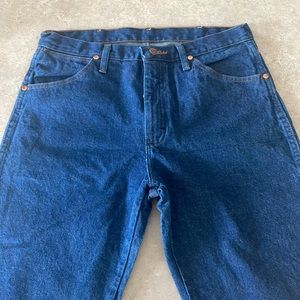Wrangler Cowboy Cut Classic stonewashed color - 33x30